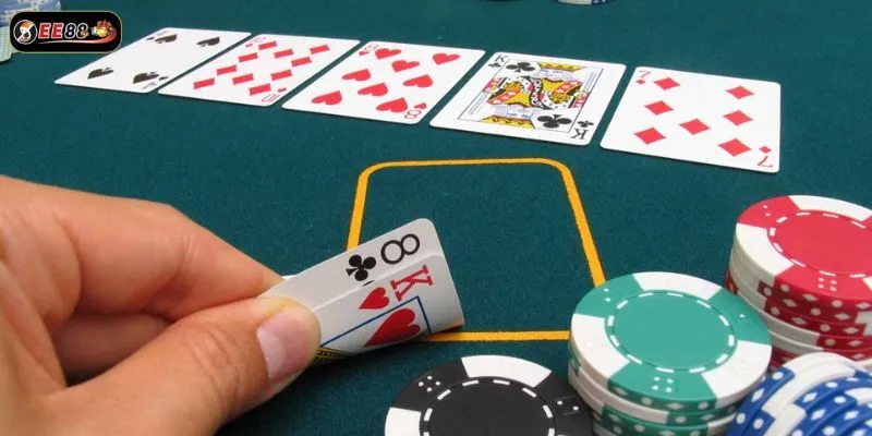 Giữ vững tâm lý và quan sát sắc mặt đối thủ là chìa khóa giúp bạn làm chủ bàn cược